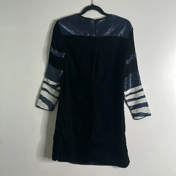 H&M studio collection velvet blue black and white beaded mini dress size H&M studio collection velvet blue black and white beaded mini dress size